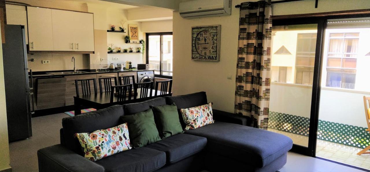 Large Apartment Near The Beach And Lisbon Costa da Caparica Dış mekan fotoğraf