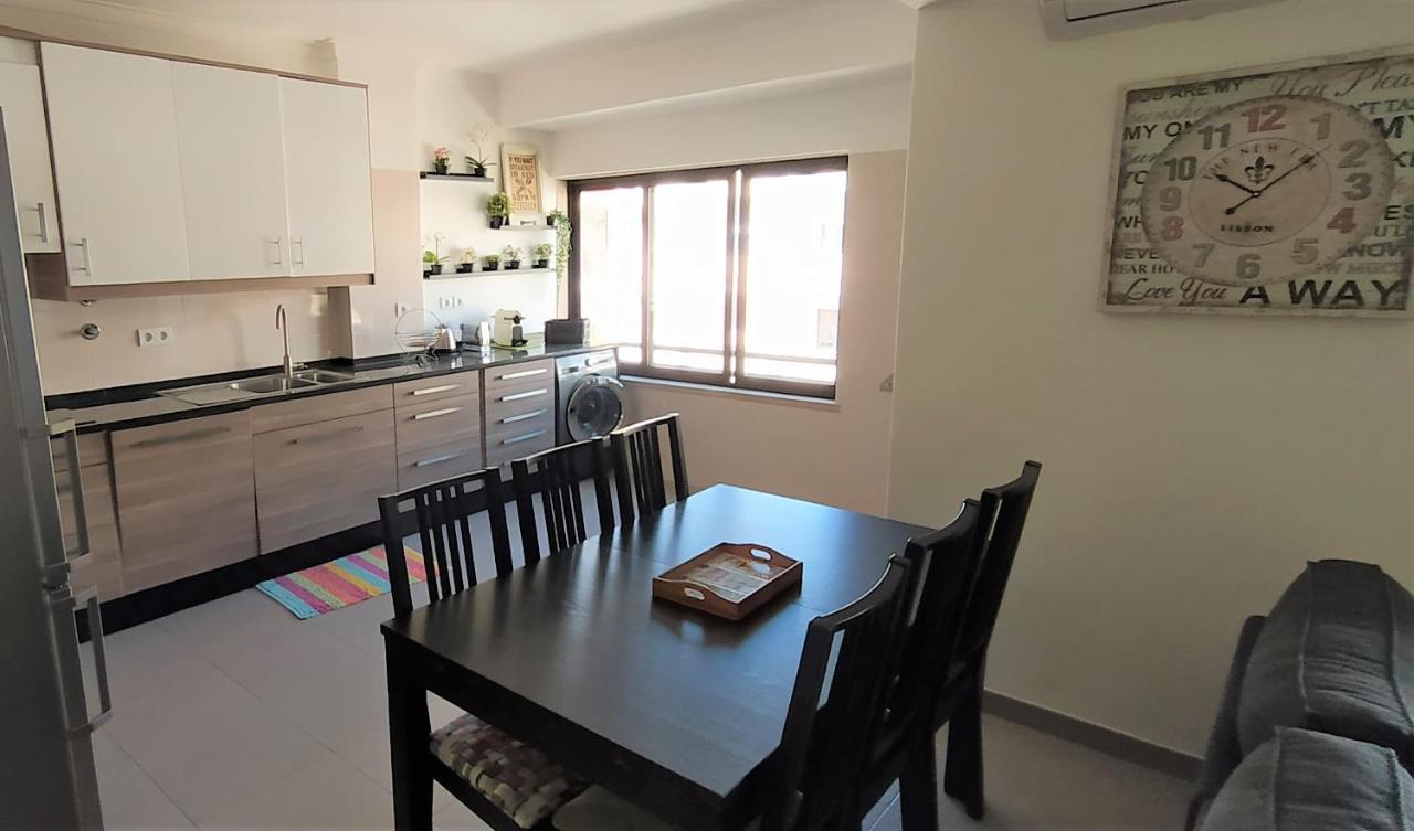 Large Apartment Near The Beach And Lisbon Costa da Caparica Dış mekan fotoğraf
