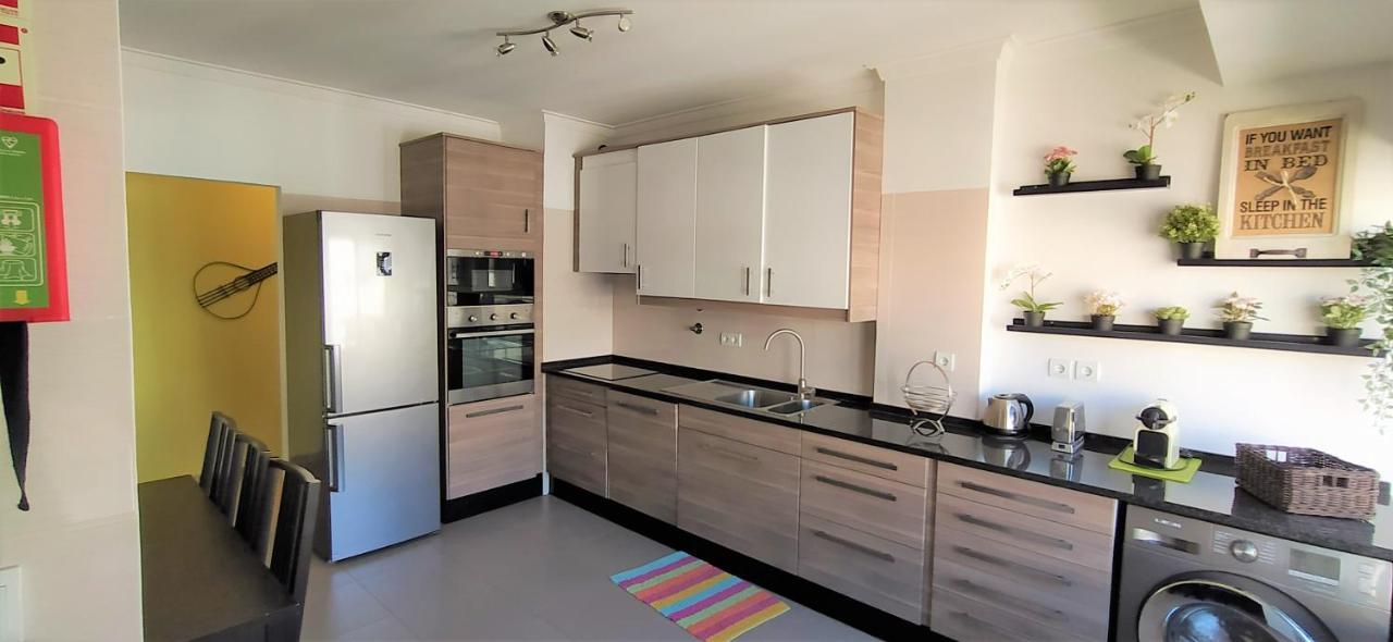 Large Apartment Near The Beach And Lisbon Costa da Caparica Dış mekan fotoğraf